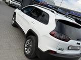 Jeep Cherokee 2021 года за 13 800 000 тг. в Алматы – фото 3
