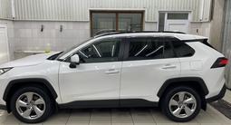 Toyota RAV4 2020 года за 13 900 000 тг. в Актау – фото 2