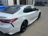 Toyota Camry 2018 года за 8 700 000 тг. в Атырау – фото 3