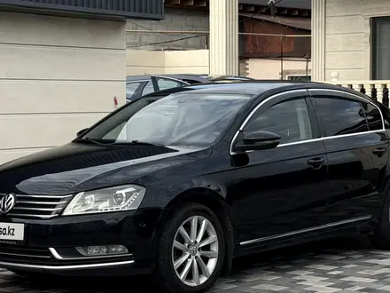 Volkswagen Passat 2012 года за 4 965 000 тг. в Алматы – фото 2