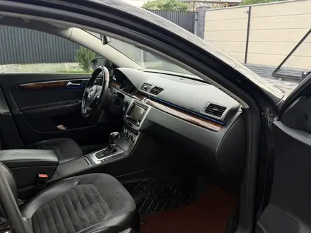 Volkswagen Passat 2012 года за 4 965 000 тг. в Алматы – фото 5