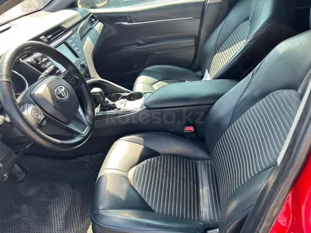 Toyota Camry 2020 года за 8 459 200 тг. в Алматы – фото 9