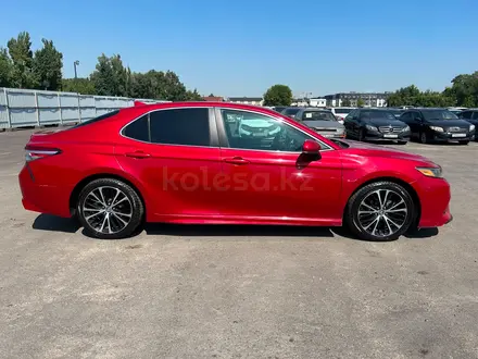 Toyota Camry 2020 года за 8 459 200 тг. в Алматы – фото 3