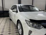 Toyota Camry 2015 года за 12 800 000 тг. в Сарыагаш – фото 2