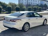 Toyota Camry 2020 годаfor15 000 000 тг. в Шымкент – фото 4