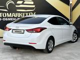 Hyundai Elantra 2015 годаfor6 350 000 тг. в Атырау – фото 5