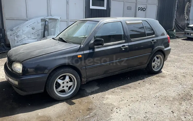 Volkswagen Golf 1995 года за 1 300 000 тг. в Алматы