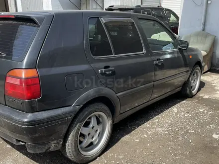 Volkswagen Golf 1995 года за 1 300 000 тг. в Алматы – фото 4