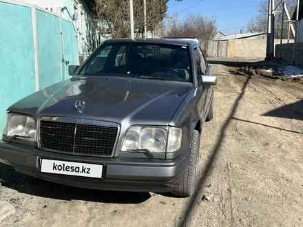 Mercedes-Benz E 280 1993 года за 2 400 000 тг. в Жаркент – фото 2