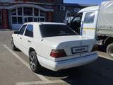 Mercedes-Benz E 220 1993 года за 1 500 000 тг. в Жезказган