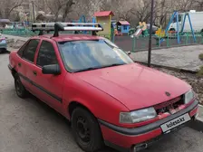 Opel Vectra, 1990