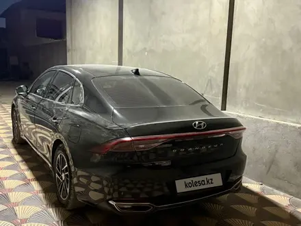 Hyundai Grandeur 2022 года за 13 000 000 тг. в Шымкент – фото 2