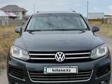 Volkswagen Touareg 2012 годаүшін9 500 000 тг. в Астана