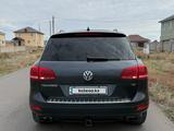 Volkswagen Touareg 2012 годаүшін9 500 000 тг. в Астана – фото 3