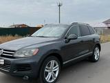 Volkswagen Touareg 2012 годаүшін9 500 000 тг. в Астана – фото 2