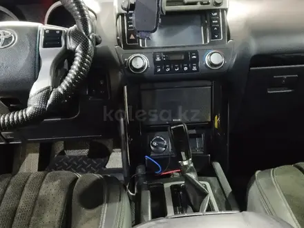 Toyota Land Cruiser Prado 2015 года за 16 000 000 тг. в Актобе – фото 24