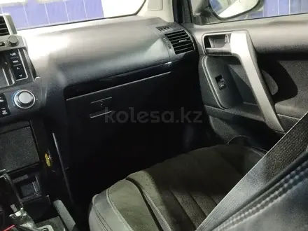 Toyota Land Cruiser Prado 2015 года за 16 000 000 тг. в Актобе – фото 25