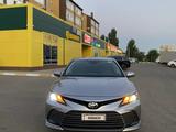 Toyota Camry 2021 годаүшін10 800 000 тг. в Уральск – фото 2