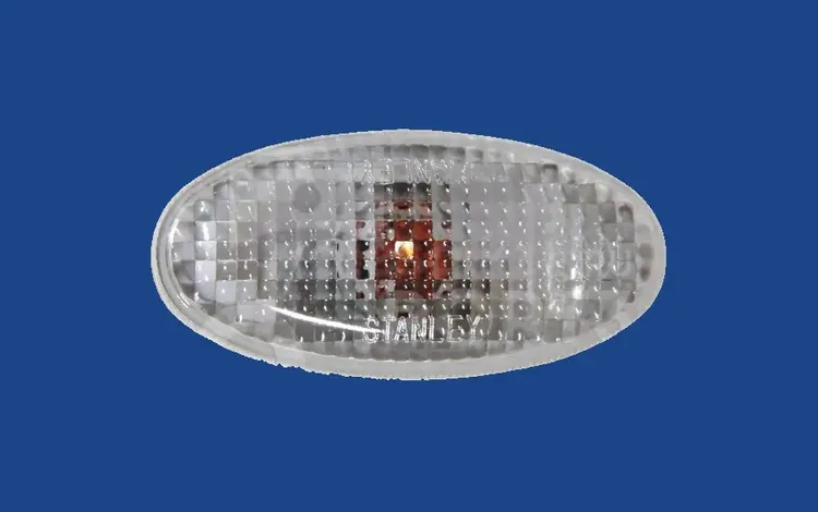 Оптика Повторитель поворотника в крыло переднее для Mazda за 2 500 тг. в Алматы