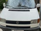 Volkswagen Caravelle 1995 годаүшін2 000 000 тг. в Караганда