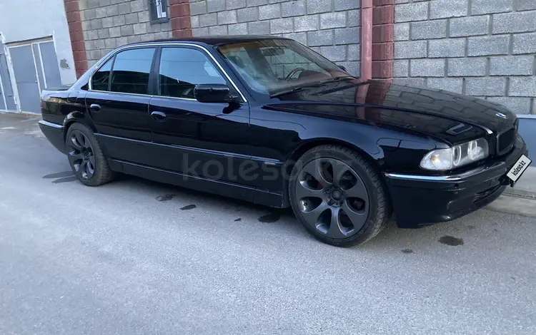BMW 728 1997 года за 2 200 000 тг. в Шымкент