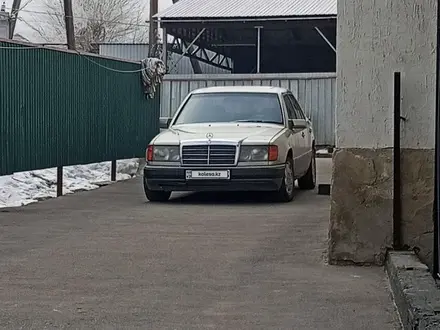 Mercedes-Benz E 230 1990 года за 1 250 000 тг. в Алматы