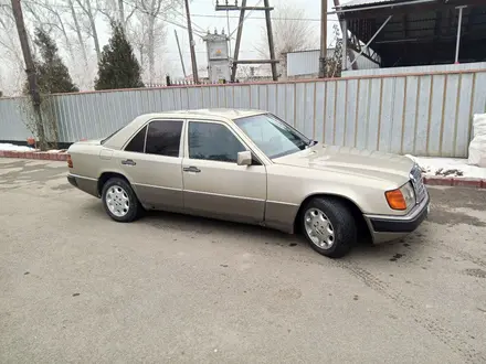 Mercedes-Benz E 230 1990 года за 1 250 000 тг. в Алматы – фото 4