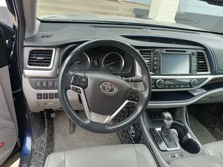 Toyota Highlander 2016 года за 12 500 000 тг. в Атырау – фото 2