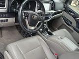 Toyota Highlander 2016 годаүшін11 000 000 тг. в Атырау – фото 4
