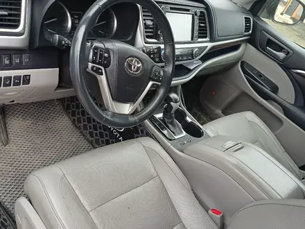 Toyota Highlander 2016 года за 12 500 000 тг. в Атырау – фото 4