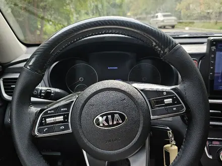 Kia K5 2019 года за 8 500 000 тг. в Алматы – фото 14