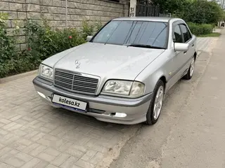 Mercedes-Benz C 230