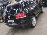 Volkswagen Touareg 2005 годаfor6 500 000 тг. в Алматы