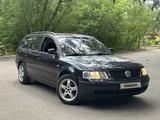 Volkswagen Passat 1998 годаүшін2 400 000 тг. в Караганда
