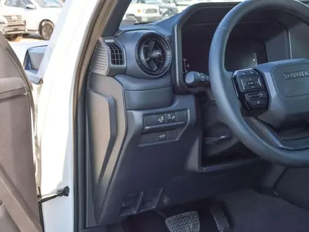 Toyota Land Cruiser Prado Luxe 2026 года за 35 800 000 тг. в Семей – фото 6