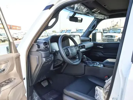 Toyota Land Cruiser Prado Luxe 2026 года за 35 800 000 тг. в Семей – фото 11
