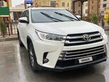 Toyota Highlander 2016 годаүшін11 500 000 тг. в Жанаозен