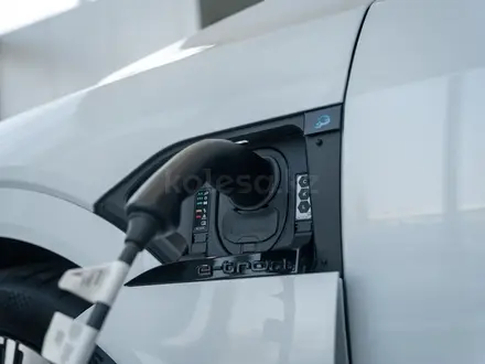 Audi Q8 e-tron 55 S line 2023 года за 36 500 000 тг. в Алматы – фото 15