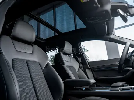 Audi Q8 e-tron 55 S line 2023 года за 36 500 000 тг. в Алматы – фото 23