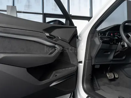 Audi Q8 e-tron 55 S line 2023 года за 36 500 000 тг. в Алматы – фото 25