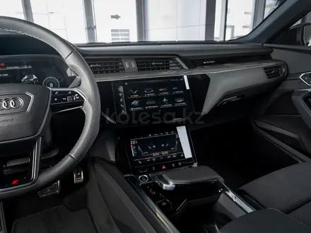 Audi Q8 e-tron 55 S line 2023 года за 36 500 000 тг. в Алматы – фото 28