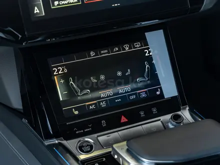 Audi Q8 e-tron 55 S line 2023 года за 36 500 000 тг. в Алматы – фото 30