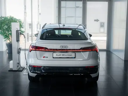 Audi Q8 e-tron 55 S line 2023 года за 36 500 000 тг. в Алматы – фото 5