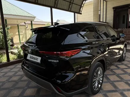 Toyota Highlander 2023 года за 26 000 000 тг. в Шымкент – фото 4
