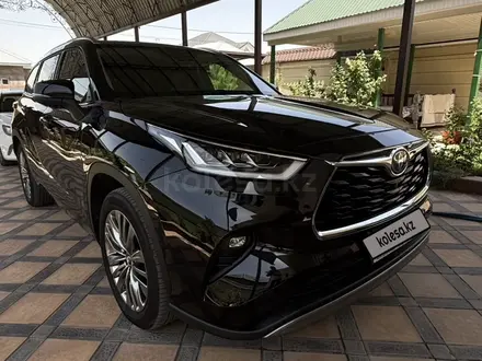 Toyota Highlander 2023 года за 26 000 000 тг. в Шымкент – фото 3