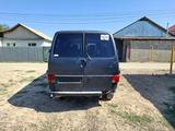 Volkswagen Transporter 1995 года за 2 500 000 тг. в Байтерек – фото 4