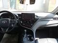 Toyota Camry 2021 года за 13 300 000 тг. в Алматы – фото 3
