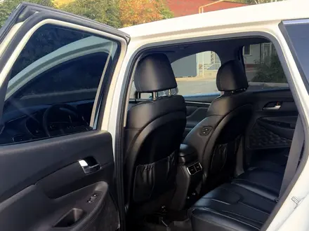 Hyundai Santa Fe 2021 года за 12 000 000 тг. в Алматы – фото 8