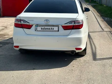 Toyota Camry 2018 года за 13 300 000 тг. в Шымкент – фото 2