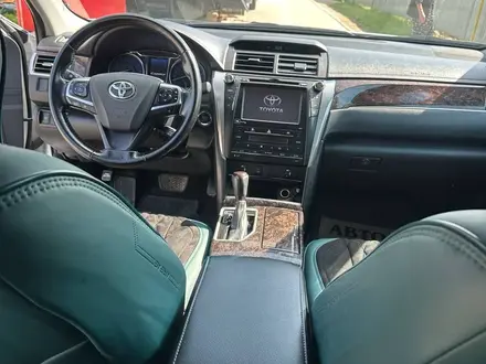 Toyota Camry 2018 года за 13 300 000 тг. в Шымкент – фото 10